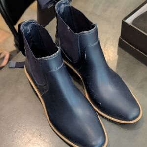 BERNARDO Paxton Back Lace-Up Rain Boots